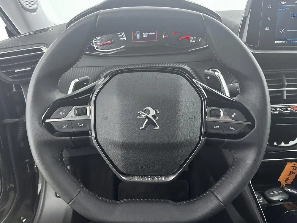 Peugeot 2008 1.2 130pk Allure uit 2022, foto 16