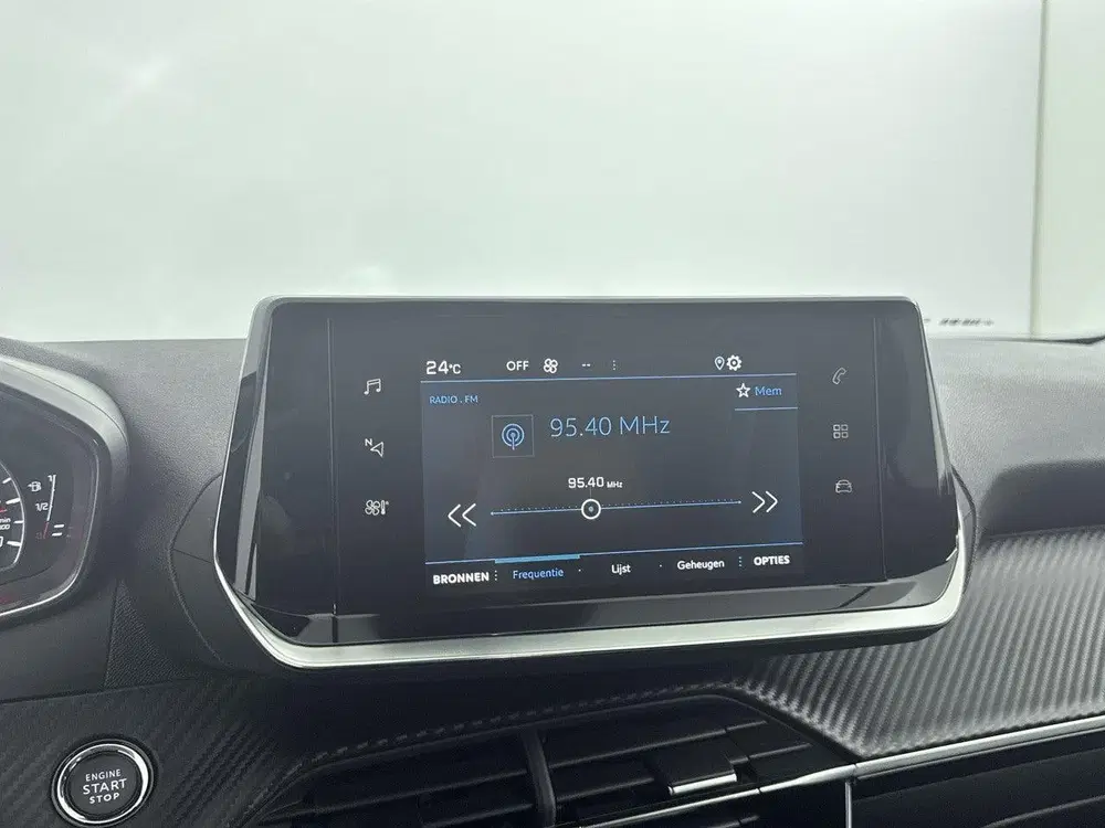 Peugeot 2008 1.2 130pk Allure uit 2022, foto 19