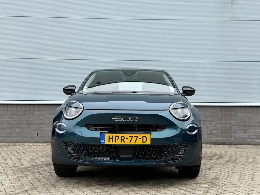 Fiat 600 Hybrid 110 pk Automaat Urban uit 2025, foto 2