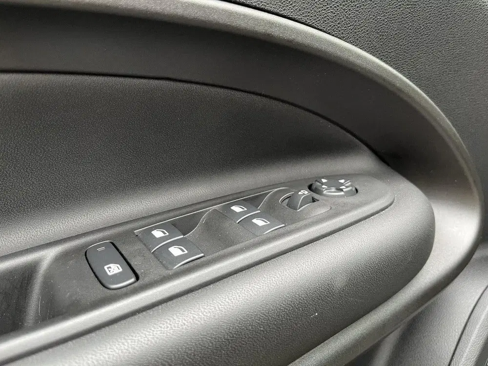 Jeep Avenger Summit 54 kWh uit 2025, foto 14