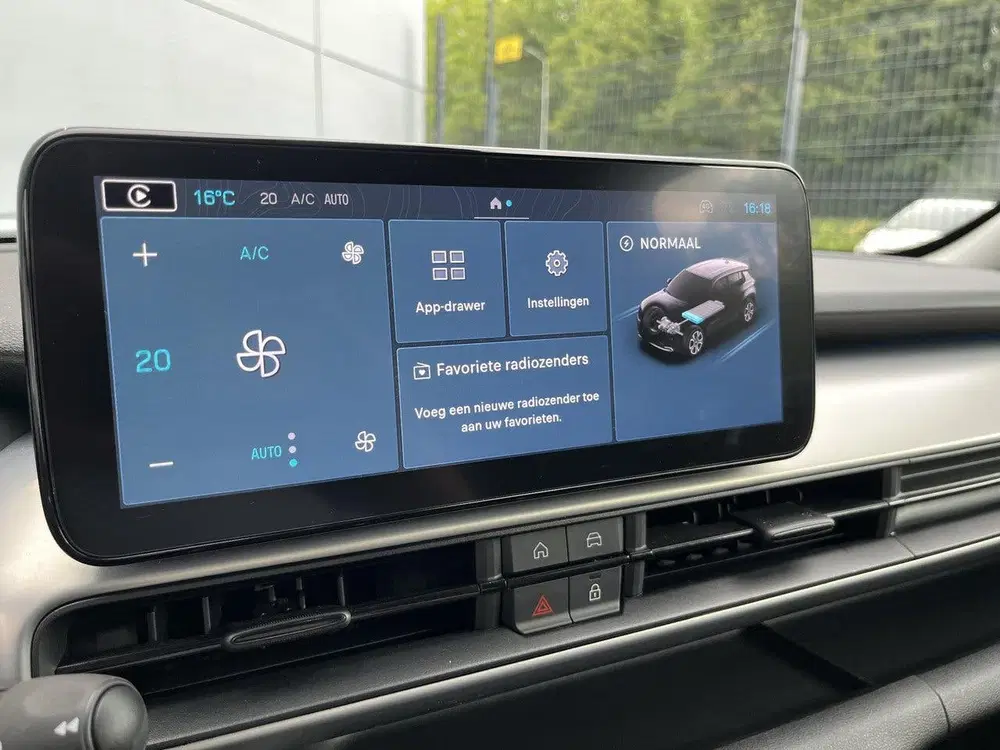 Jeep Avenger Summit 54 kWh uit 2025, foto 18