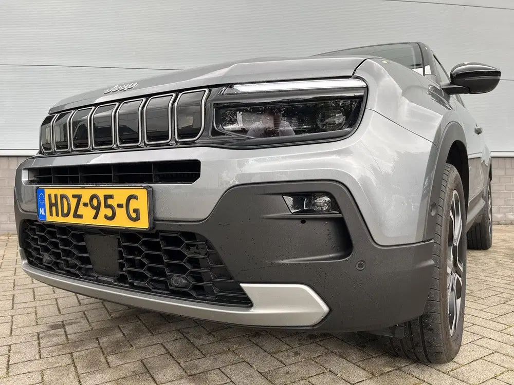 Jeep Avenger Summit 54 kWh uit 2025, foto 3