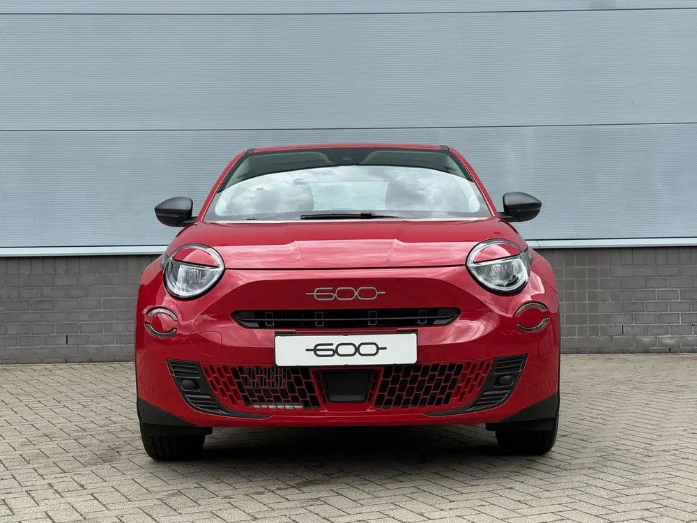 Fiat 600 Hybrid Turbo Charged 110 pk Automaat Pop uit 2026, foto 2