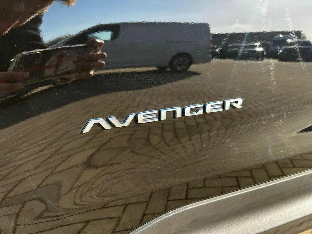 Jeep Avenger Longitude 54 kWh 156pk uit 2025, foto 12