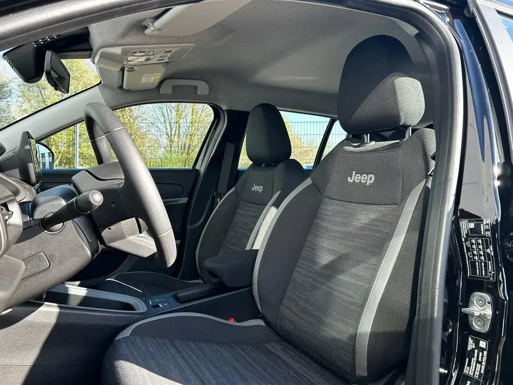 Jeep Avenger Longitude 54 kWh 156pk uit 2025, foto 14