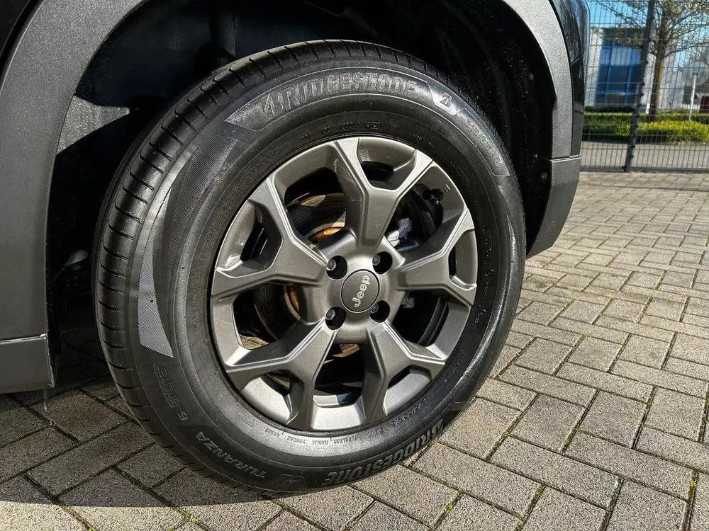 Jeep Avenger Longitude 54 kWh 156pk uit 2025, foto 7