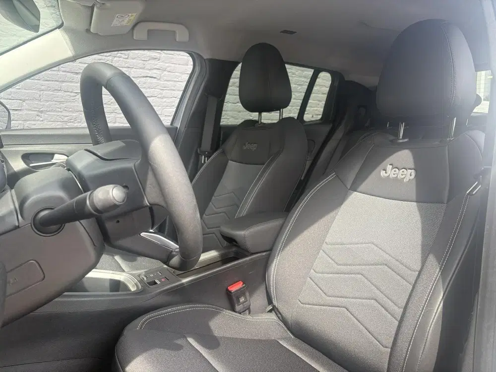 Jeep Avenger Summit 54 kWh uit 2025, foto 11