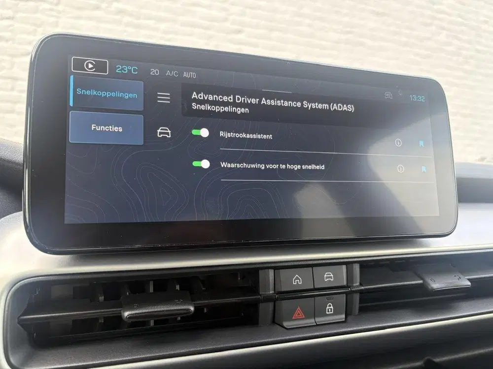 Jeep Avenger Summit 54 kWh uit 2025, foto 20