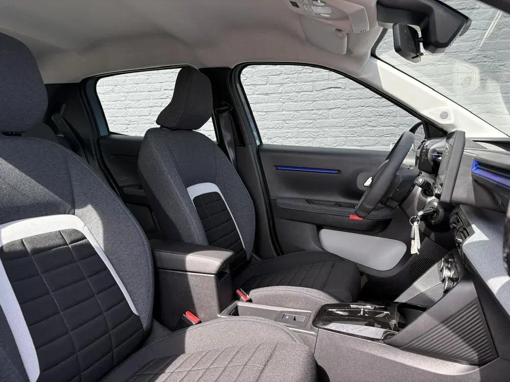 Citroën C3 1.2 Hybrid 110pk Business Automaat uit 2025, foto 11