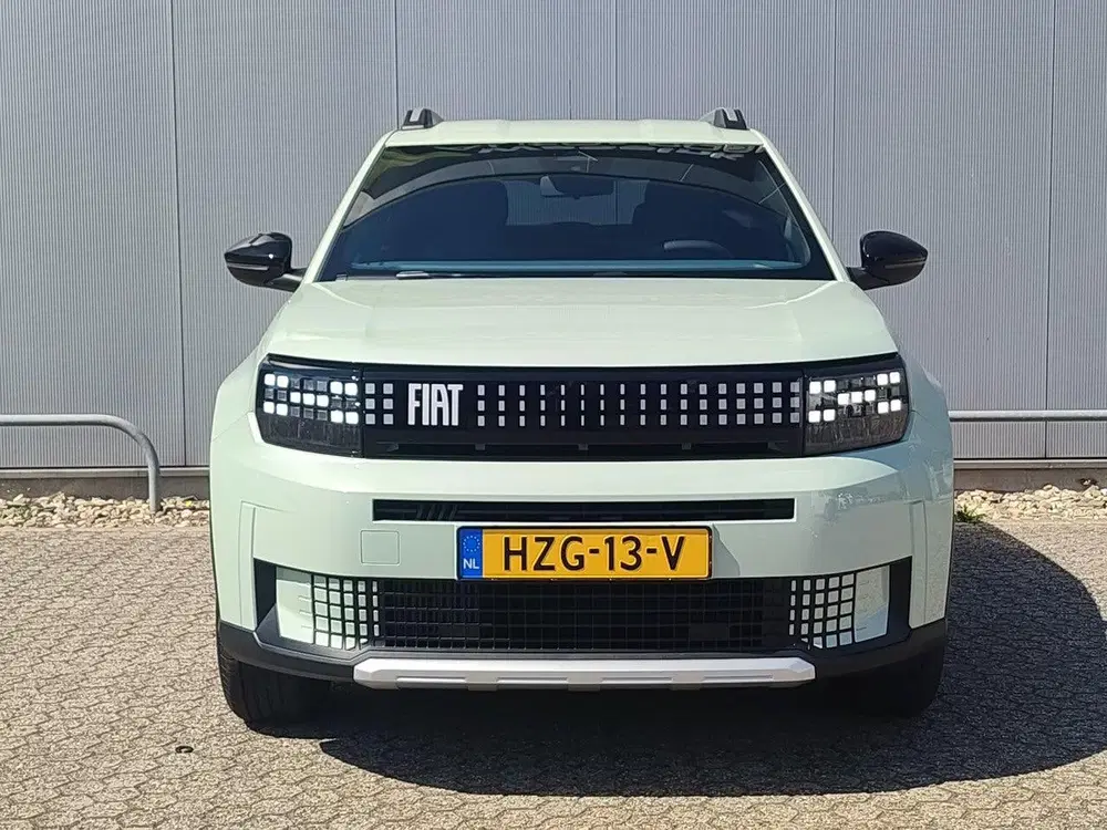 Fiat Grande Panda Hybrid 100 pk Automaat Icon uit 2025, foto 2
