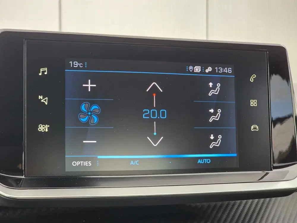 Peugeot 208 100pk Allure Navigatie uit 2021, foto 19