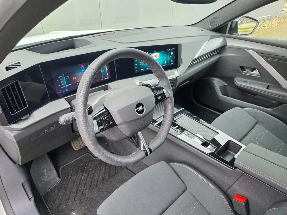 Opel Astra 1.6 Hybrid 195pk GS Automaat uit 2026, foto 9
