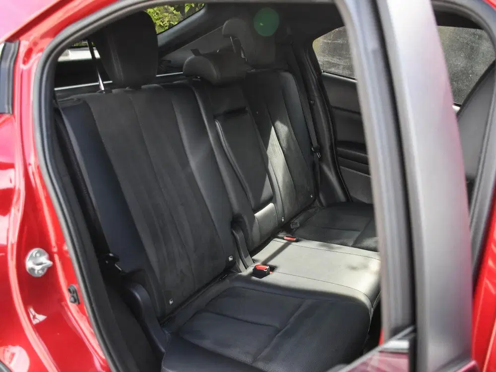 Mitsubishi Eclipse Cross Black Edition 2.4 PHEV 188pk Automa uit 2024, foto 11