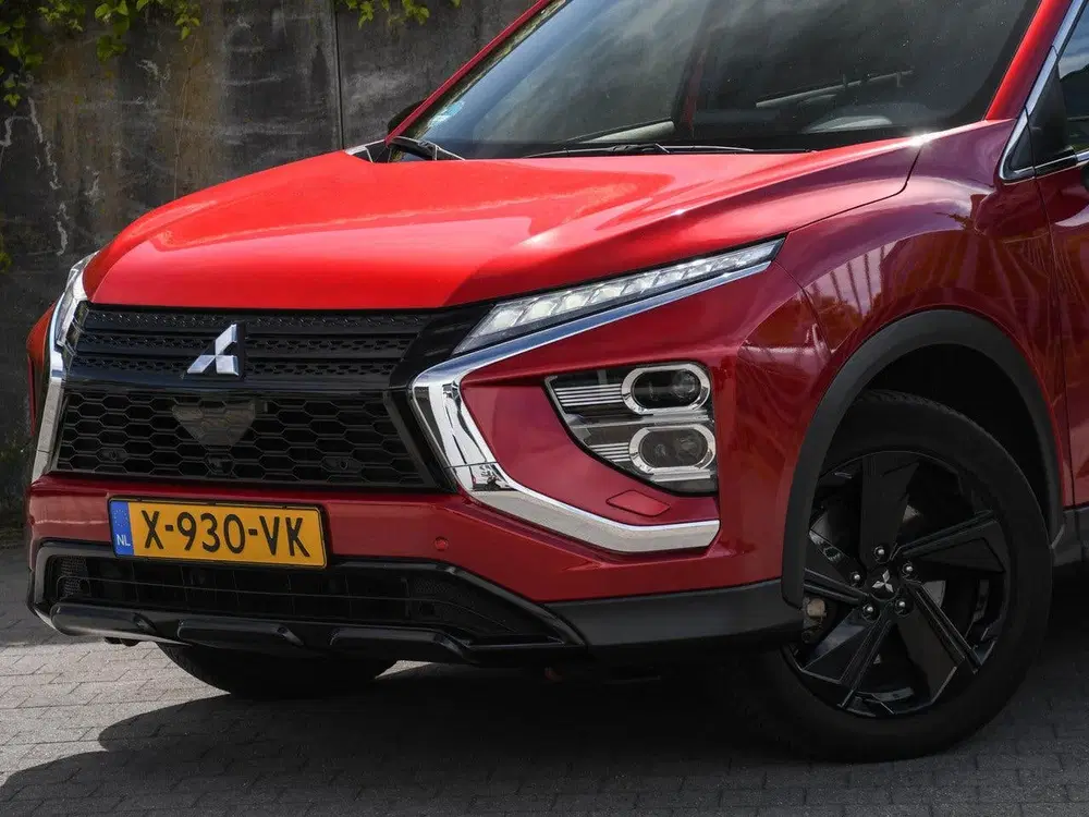 Mitsubishi Eclipse Cross Black Edition 2.4 PHEV 188pk Automa uit 2024, foto 2