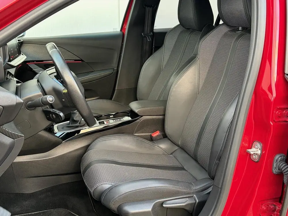Peugeot 208 1.2 PureTech 100pk GT-Line uit 2020, foto 11