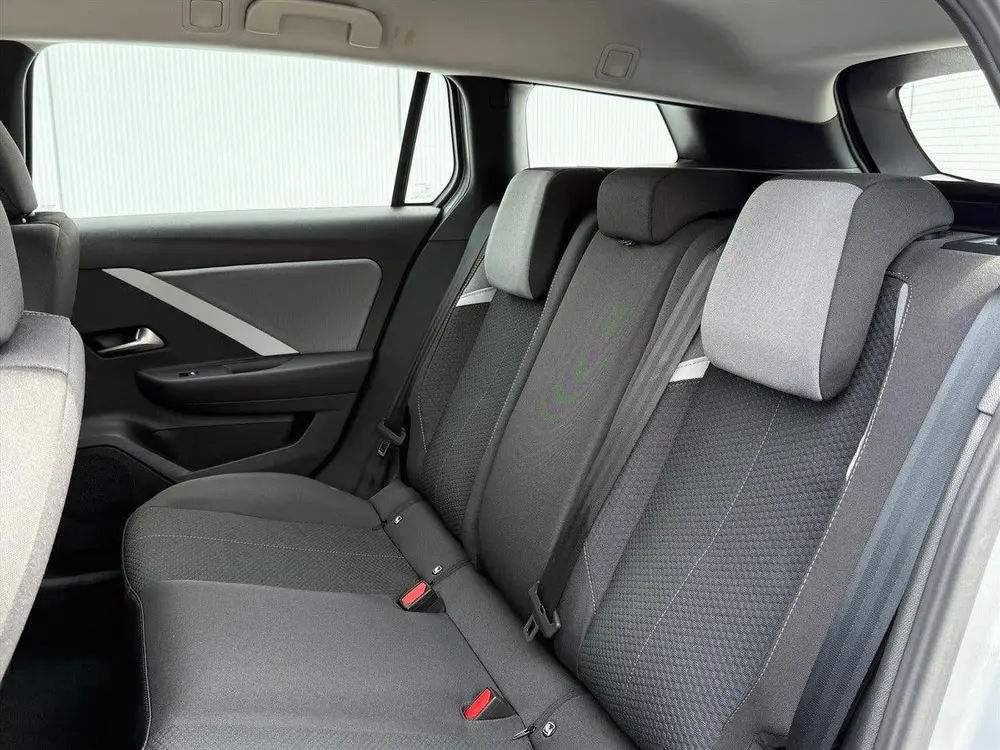 Opel Astra Sports Tourer 54kw 156pk Aut Edition uit 2025, foto 10
