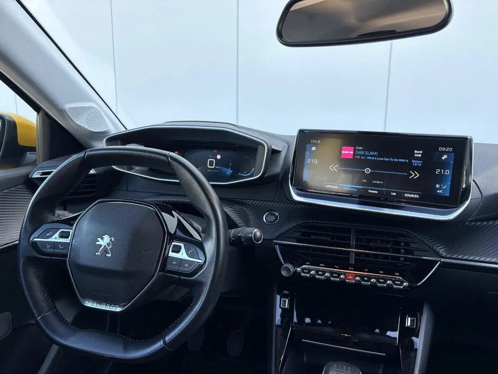 Peugeot 208 1.2 PureTech Blue Lease Allure uit 2021, foto 13