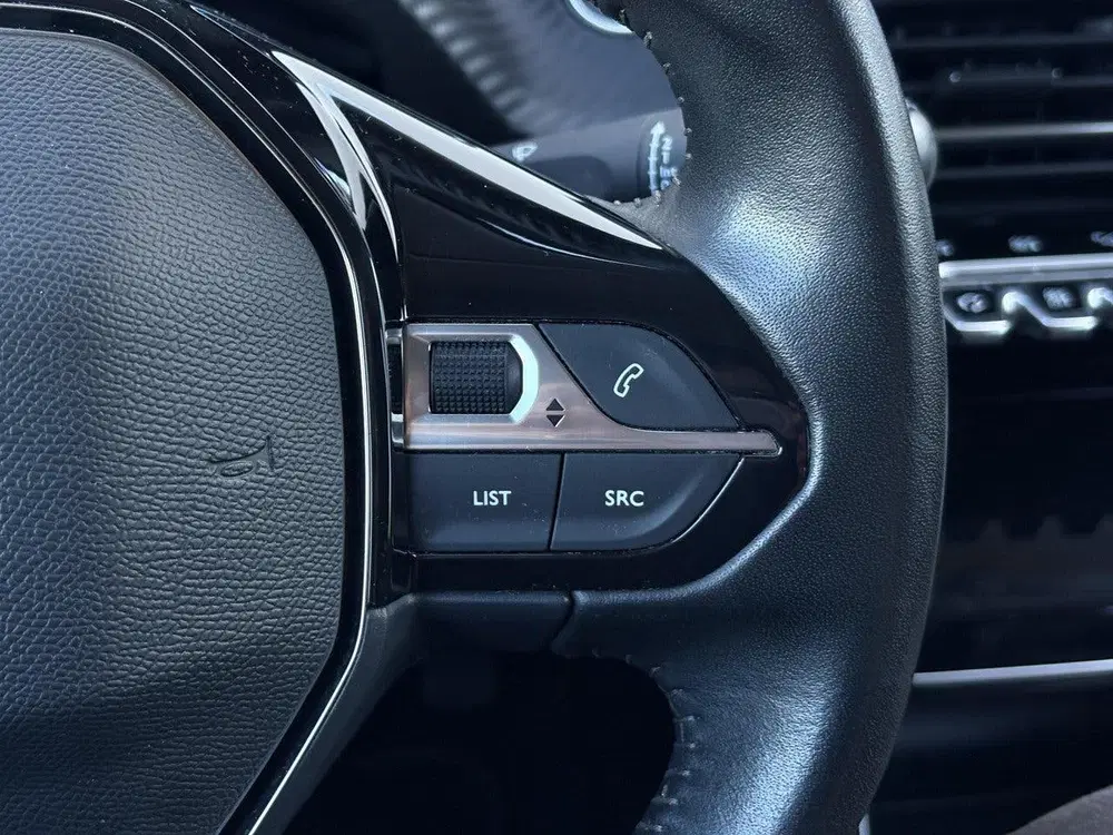 Peugeot 208 1.2 PureTech Blue Lease Allure uit 2021, foto 17