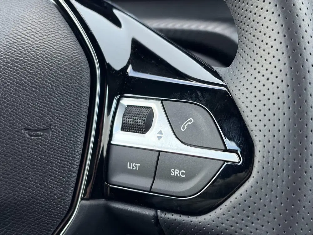 Peugeot 2008 1.2 Hybrid 145 GT uit 2026, foto 17
