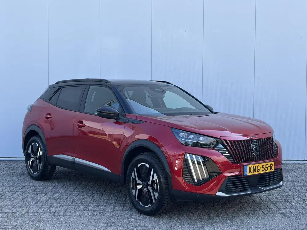 Peugeot 2008 1.2 Hybrid 145 GT uit 2026, foto 3