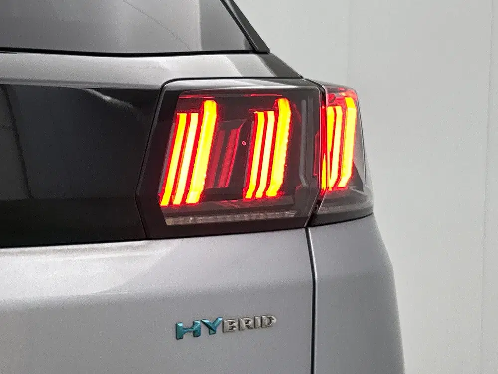 Peugeot 3008 Plug-in Hybrid 225 pk GT uit 2023, foto 13