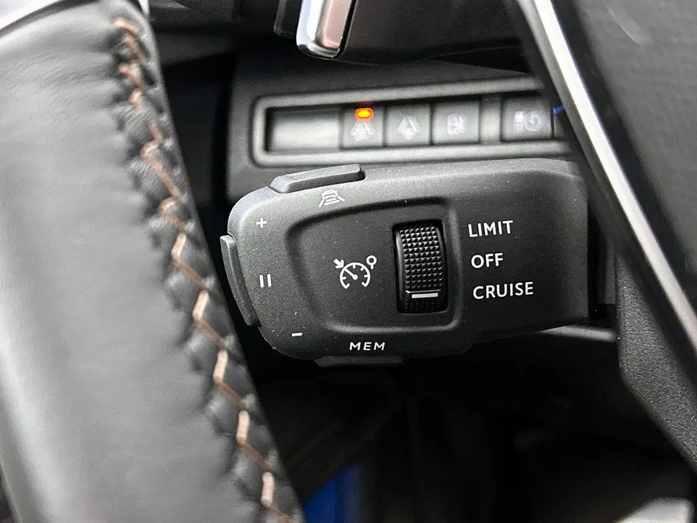 Peugeot 3008 Plug-in Hybrid 225 pk GT uit 2023, foto 6