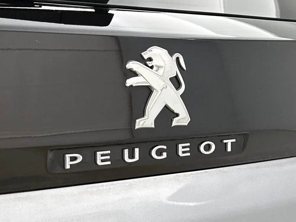 Peugeot 3008 Plug-in Hybrid 225 pk GT uit 2023, foto 9