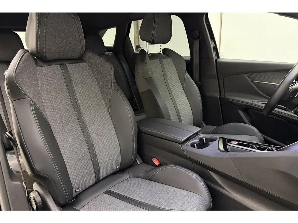 Peugeot 3008 1.6 plug-in Hybrid 180 Allure uit 2024, foto 10