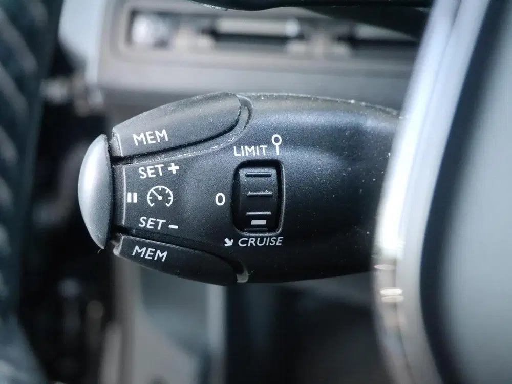 Peugeot 5008 1.2 PureTech Active uit 2020, foto 16