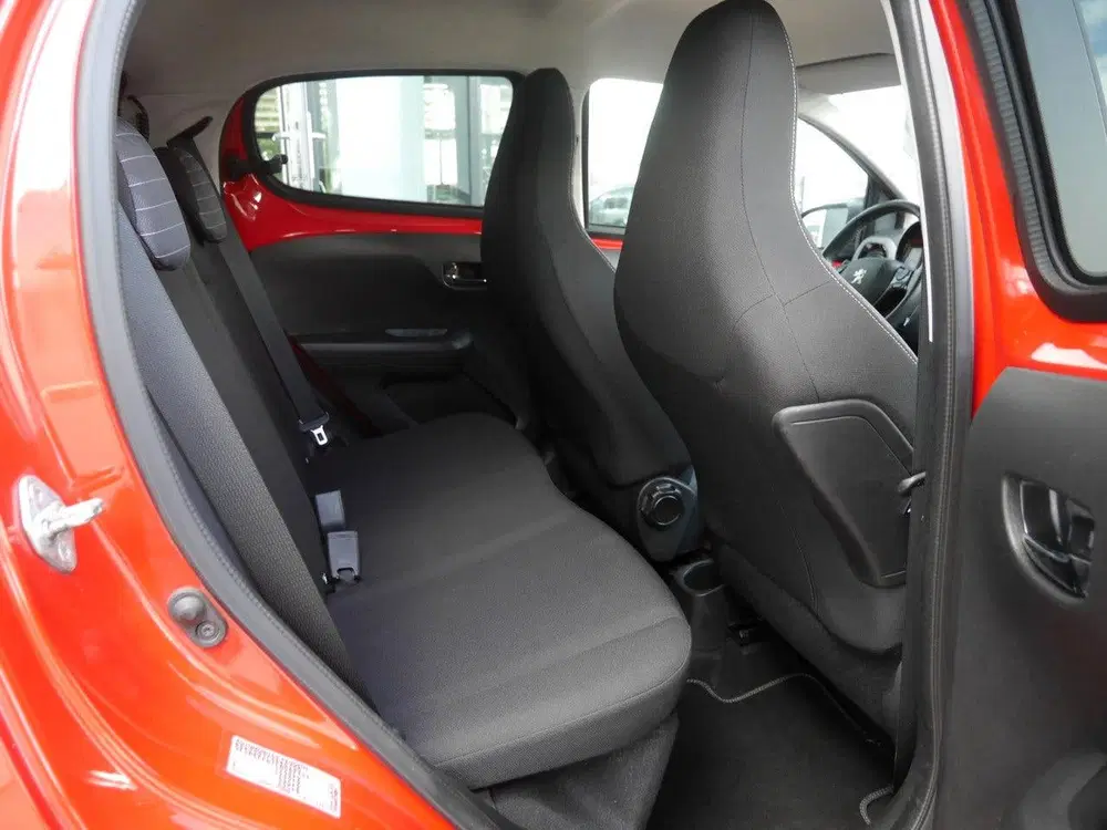 Peugeot 108 1.0 e-VTi Allure uit 2021, foto 11
