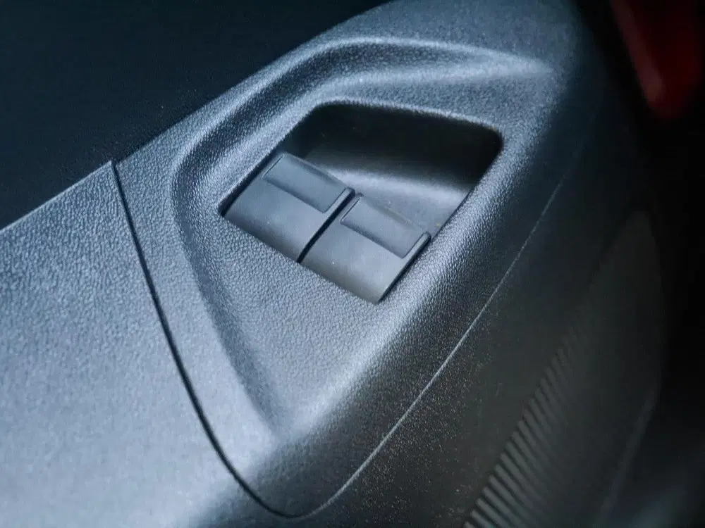 Peugeot 108 1.0 e-VTi Allure uit 2021, foto 15