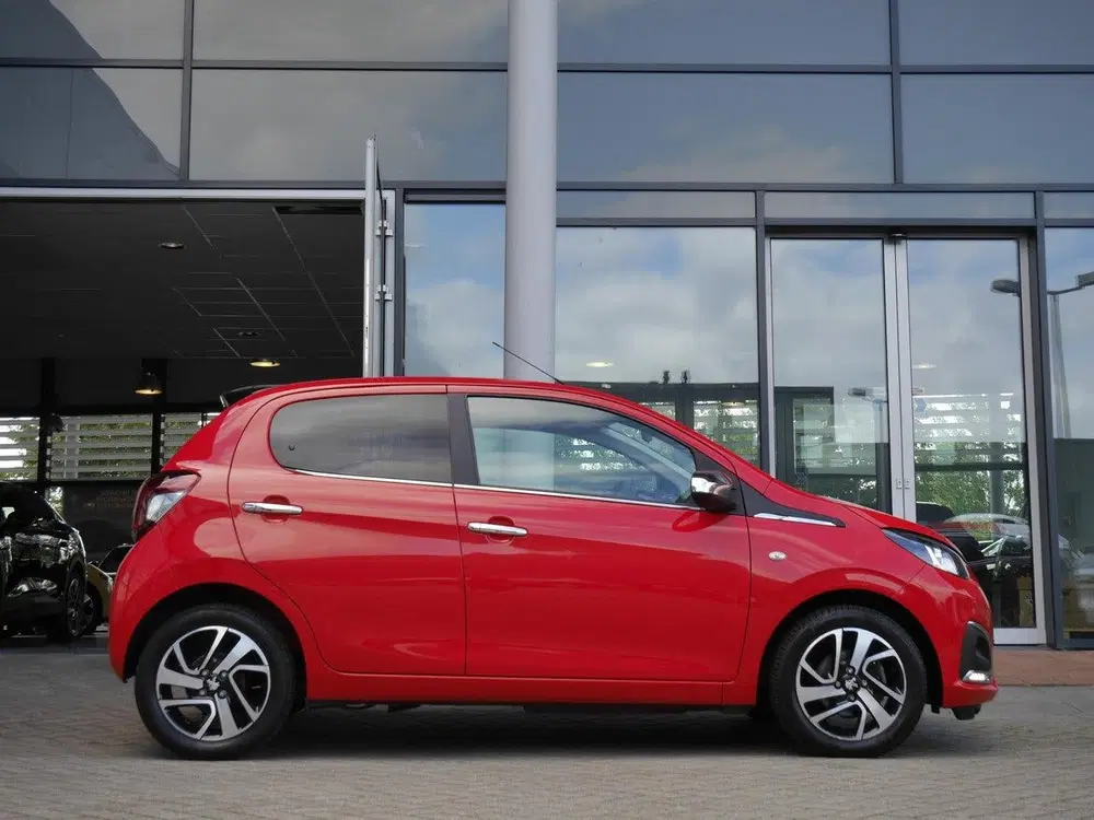 Peugeot 108 1.0 e-VTi Allure uit 2021, foto 2