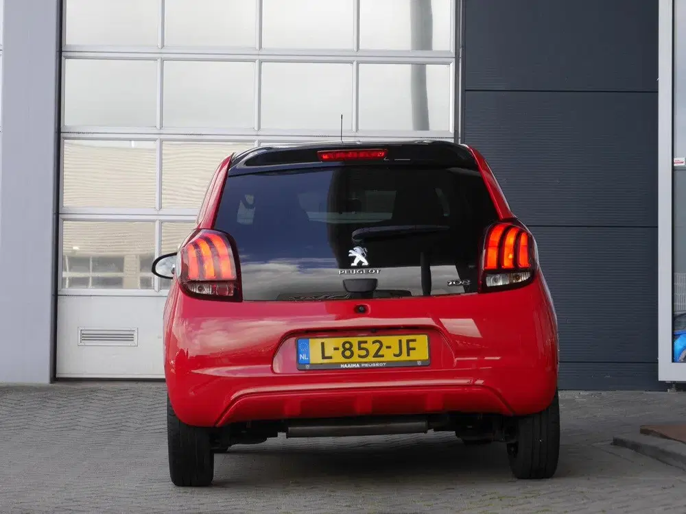 Peugeot 108 1.0 e-VTi Allure uit 2021, foto 4