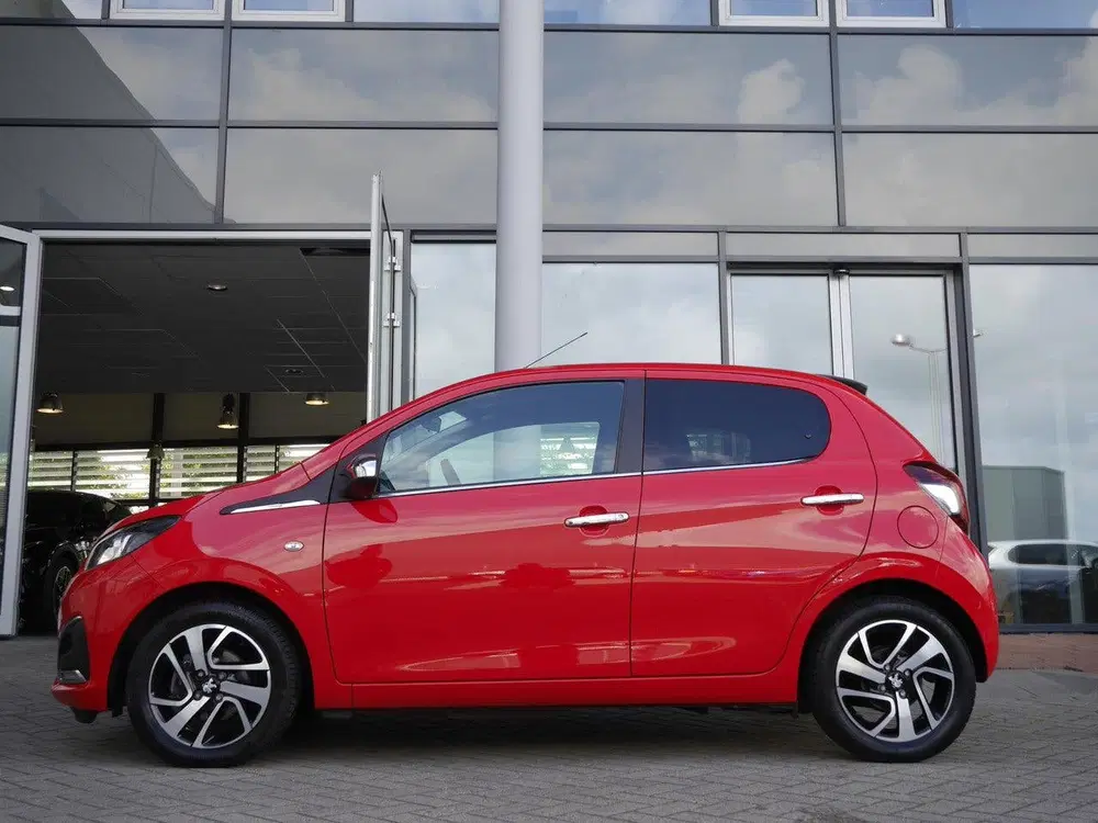 Peugeot 108 1.0 e-VTi Allure uit 2021, foto 5