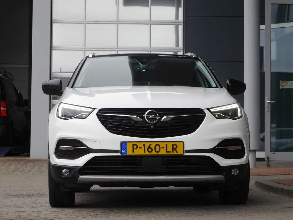 Opel Grandland X 1.6 Turbo Hybrid4 Ultimate uit 2020, foto 3