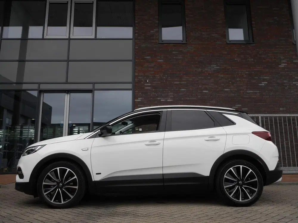Opel Grandland X 1.6 Turbo Hybrid4 Ultimate uit 2020, foto 5
