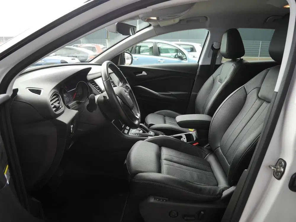 Opel Grandland X 1.6 Turbo Hybrid4 Ultimate uit 2020, foto 9