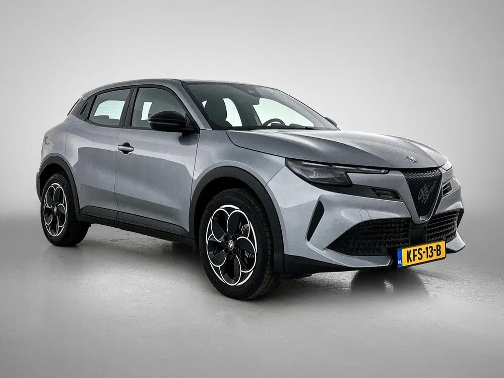 Alfa Romeo Junior Elettrica 54 kWh 156pk Automaat uit 2025, foto 2