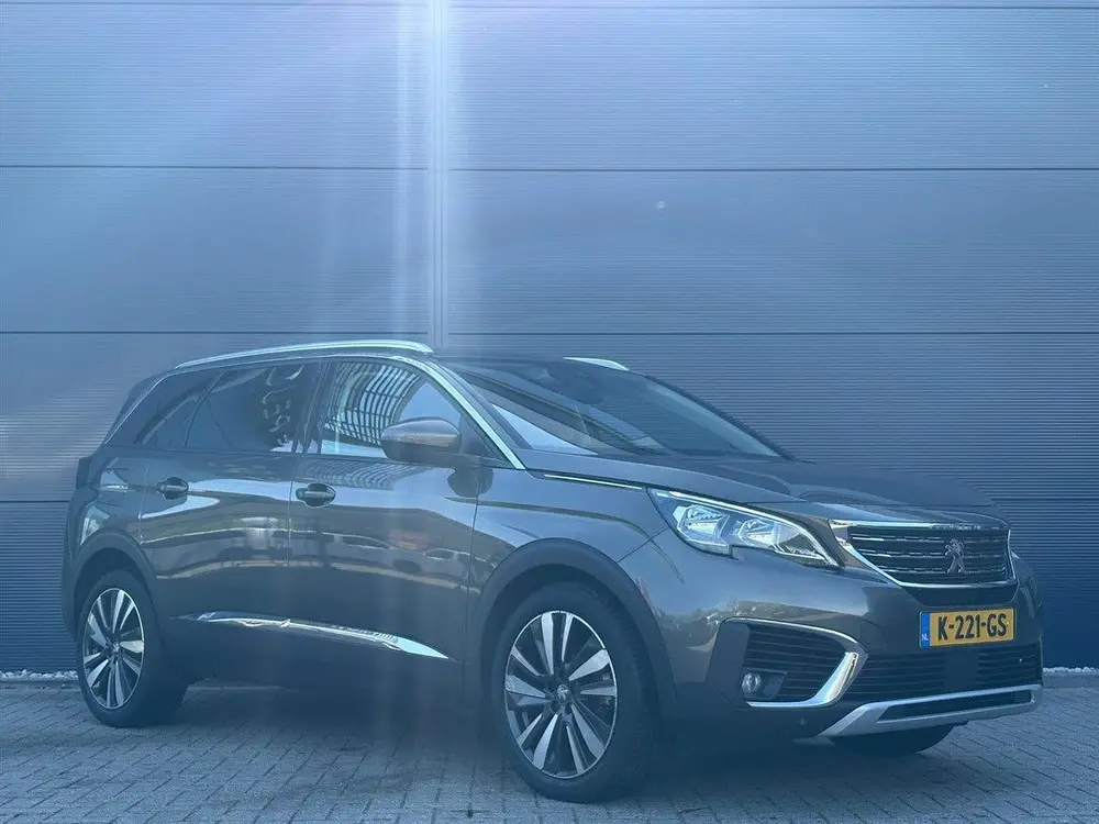 Peugeot 5008 1.2 PureTech 130pk S&amp;S EAT8 Allure uit 2021, foto 3