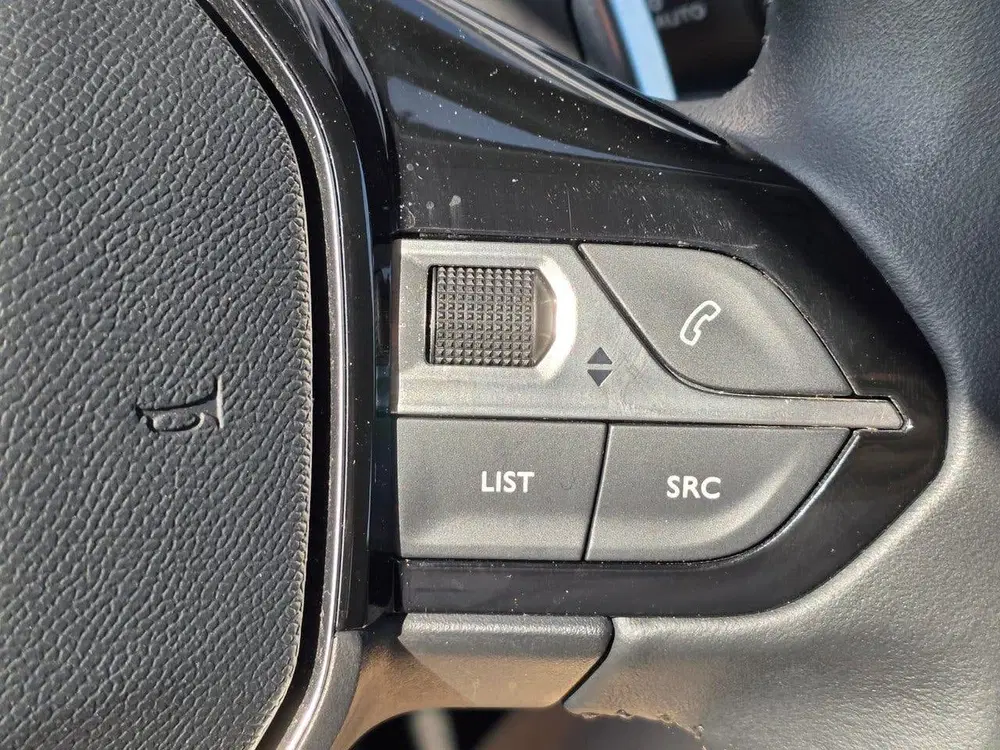 Peugeot 2008 1.2 130pk Active Pack Navigatie uit 2021, foto 16