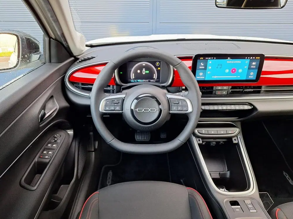 Fiat 600e 54kWh 156pk Red uit 2023, foto 18