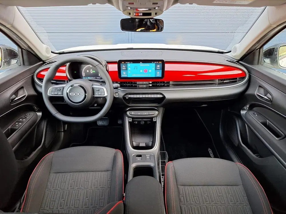 Fiat 600e 54kWh 156pk Red uit 2023, foto 19