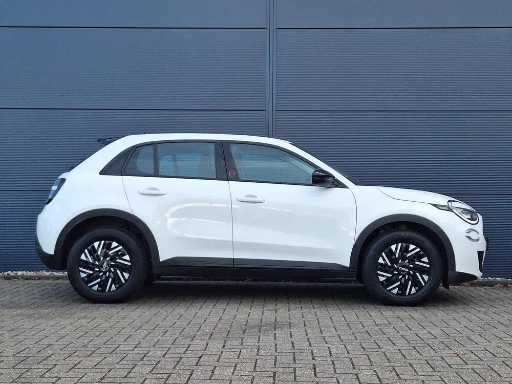 Fiat 600e 54kWh 156pk Red uit 2023, foto 5