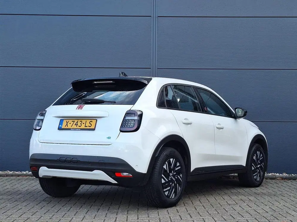 Fiat 600e 54kWh 156pk Red uit 2023, foto 6