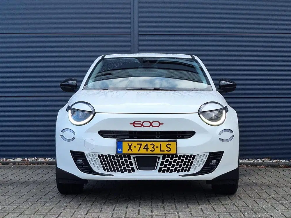 Fiat 600e 54kWh 156pk Red uit 2023, foto 7