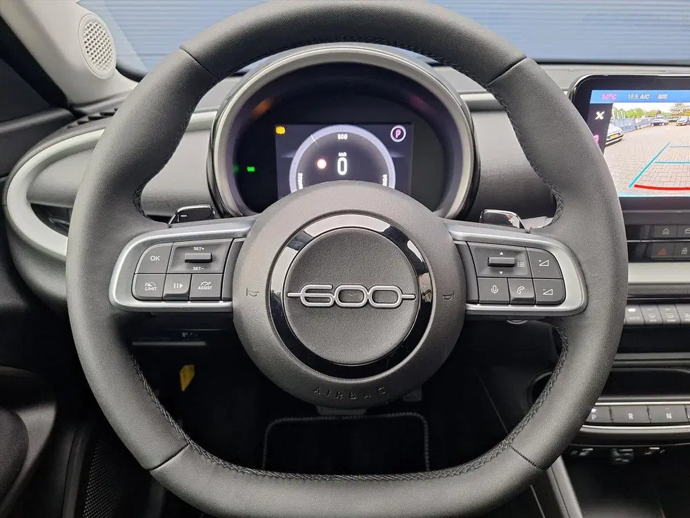 Fiat 600 1.2 Hybrid Turbo Charged 100pk Automaat Ur uit 2025, foto 11