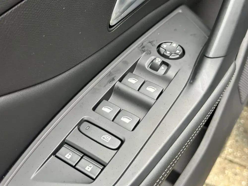 Peugeot 408 1.6 Plug-In Hybrid 180PK e-EAT8 Allure uit 2025, foto 12