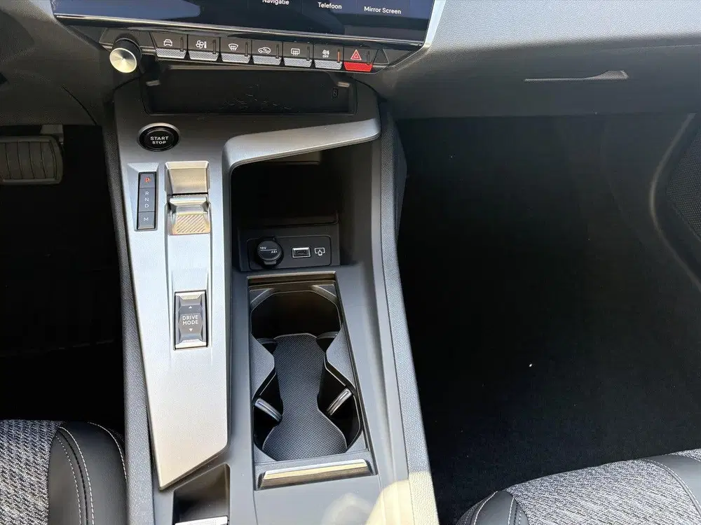 Peugeot 308 SW Hybrid 145pk e-DCS6 Allure uit 2026, foto 20