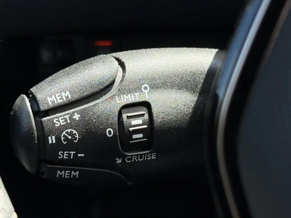 Peugeot 208 1.2 PureTech Allure Pack 75pk uit 2022, foto 15