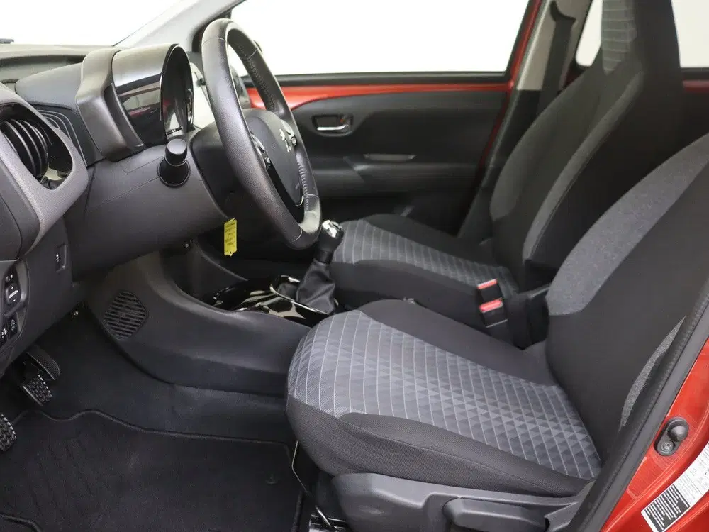 Peugeot 108 1.0 e-VTi Allure uit 2021, foto 10